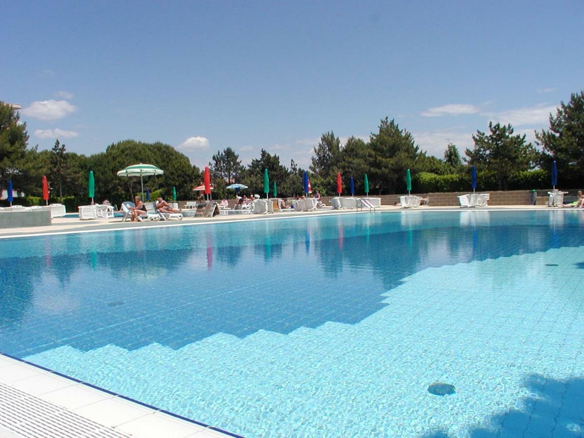 Flats Valbella Apartment Бибионе Екстериор снимка